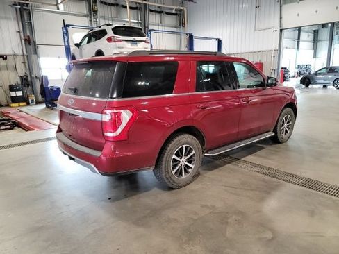 Used 2019 Ford Expedition XLT w/ Equipment Group 202A AWD/4WD image 7
