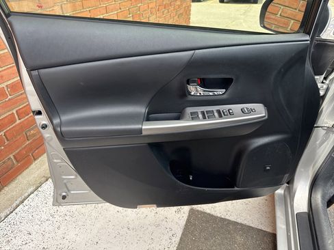Used 2015 Toyota Prius V Five w/ Advanced Technology Package FWD image 31