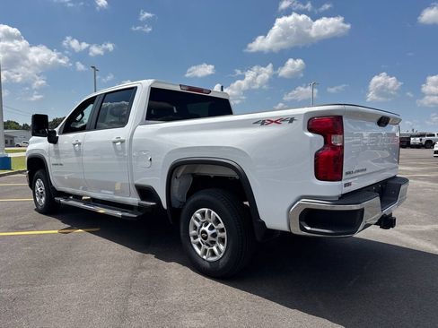 Used 2025 Chevrolet Silverado 2500 LT w/ Convenience Package AWD/4WD image 4