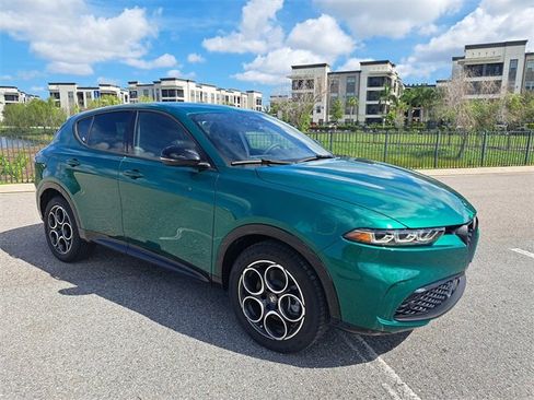 New 2025 Alfa Romeo Tonale image 2