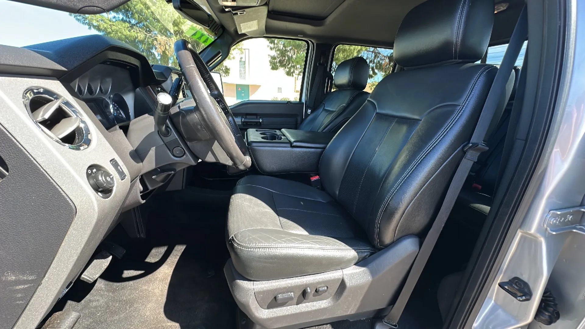 Used 2016 Ford F250 Lariat w/ Lariat Ultimate Package AWD/4WD image 12
