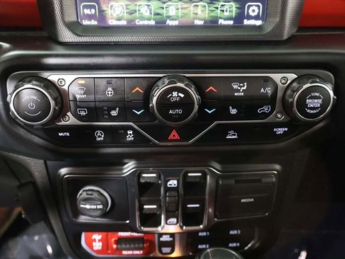 Used 2022 Jeep Wrangler Unlimited Rubicon w/ Cold Weather Group image 45