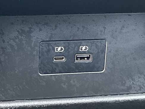 Used 2023 Nissan Rogue SL image 16