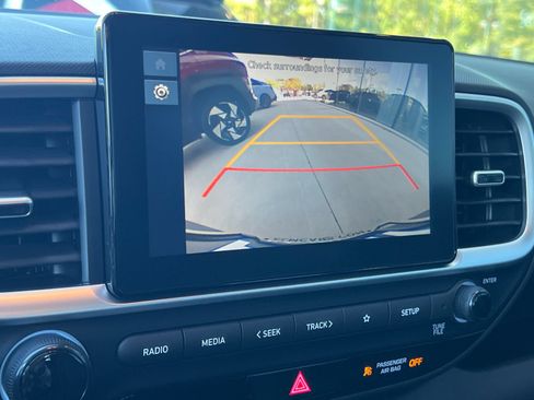 Certified 2026 Hyundai Venue SEL FWD image 23