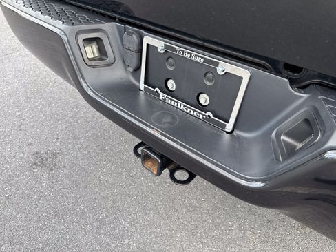 Used 2018 RAM 1500 Express AWD/4WD image 30