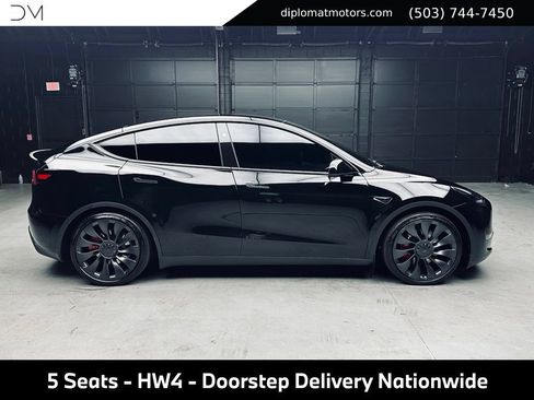 Used 2024 Tesla Model Y Performance AWD/4WD image 8