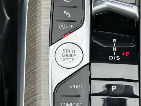 Used 2025 BMW 330i Sedan image 43