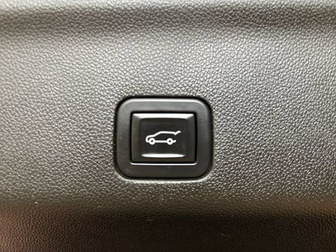 Certified 2023 Chevrolet Tahoe Premier AWD/4WD image 21