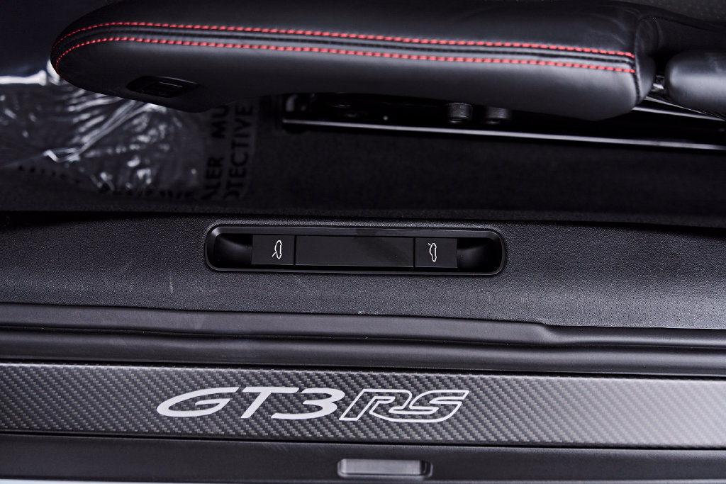 Used 2025 Porsche 911 GT3 RS RWD image 45