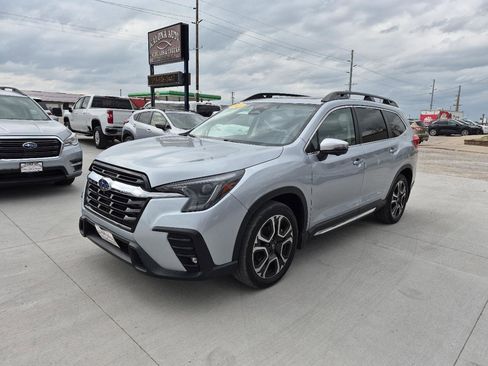 Used 2023 Subaru Ascent Limited w/ Technology Package AWD/4WD image 2