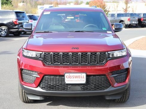 New 2025 Jeep Grand Cherokee Altitude image 6