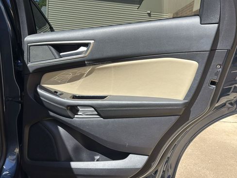Used 2019 Ford Edge SEL w/ Equipment Group 201A FWD image 26