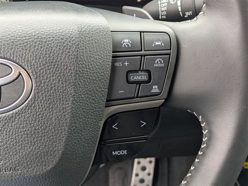 Used 2025 Toyota Camry SE image 20