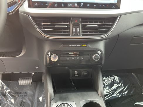 Used 2025 Ford Escape Platinum AWD/4WD image 24