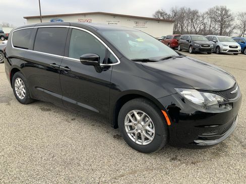 New 2026 Chrysler Voyager LX image 2