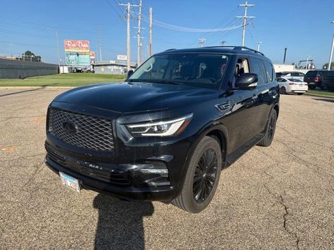 Used 2018 INFINITI QX80 4WD w/ Driver Assistance Package image 3