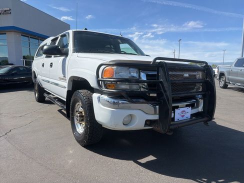 Used 2005 GMC Sierra 2500 SLT w/ Heavy-Duty Power Package AWD/4WD image 1