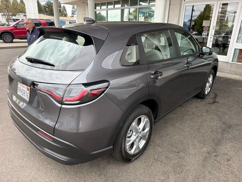 Used 2025 Honda HR-V LX image 2
