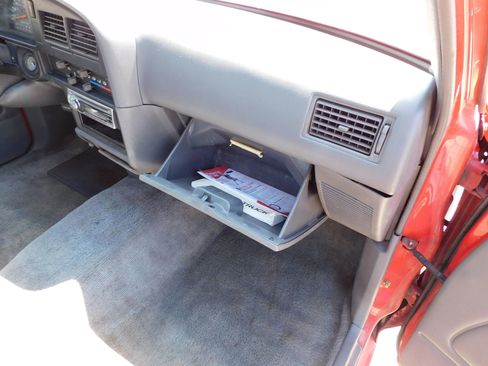 Used 1994 Toyota Pickup DX image 14