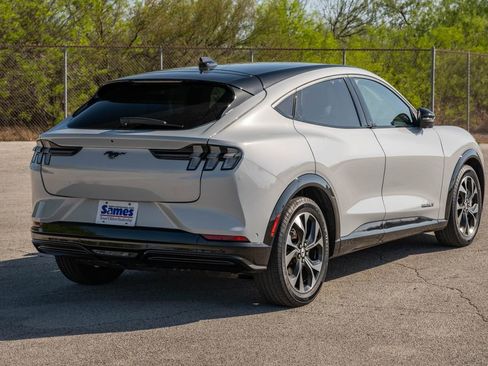 Used 2022 Ford Mustang Mach-E Premium image 7