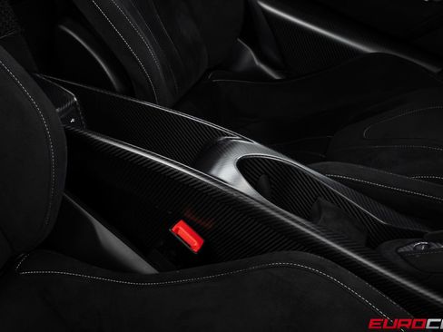 Used 2021 McLaren 765LT RWD image 35