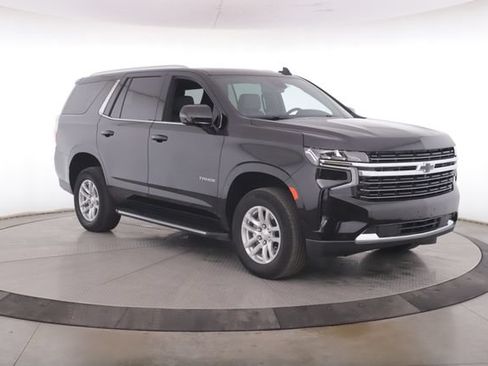 Used 2023 Chevrolet Tahoe LT w/ Luxury Package AWD/4WD image 2
