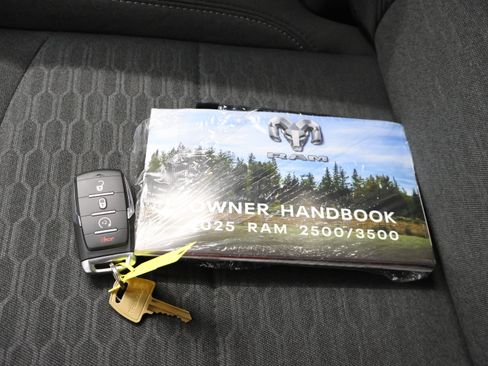 Used 2025 RAM 2500 Big Horn AWD/4WD image 58