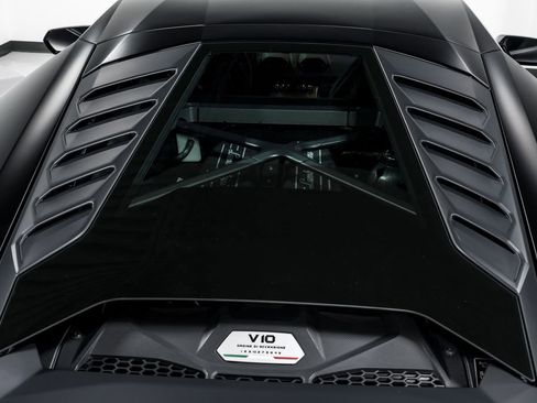 Used 2022 Lamborghini Huracan EVO RWD image 57