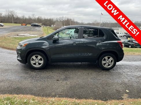 Used 2021 Chevrolet Trax LS w/ Tint and Cruise Package image 10