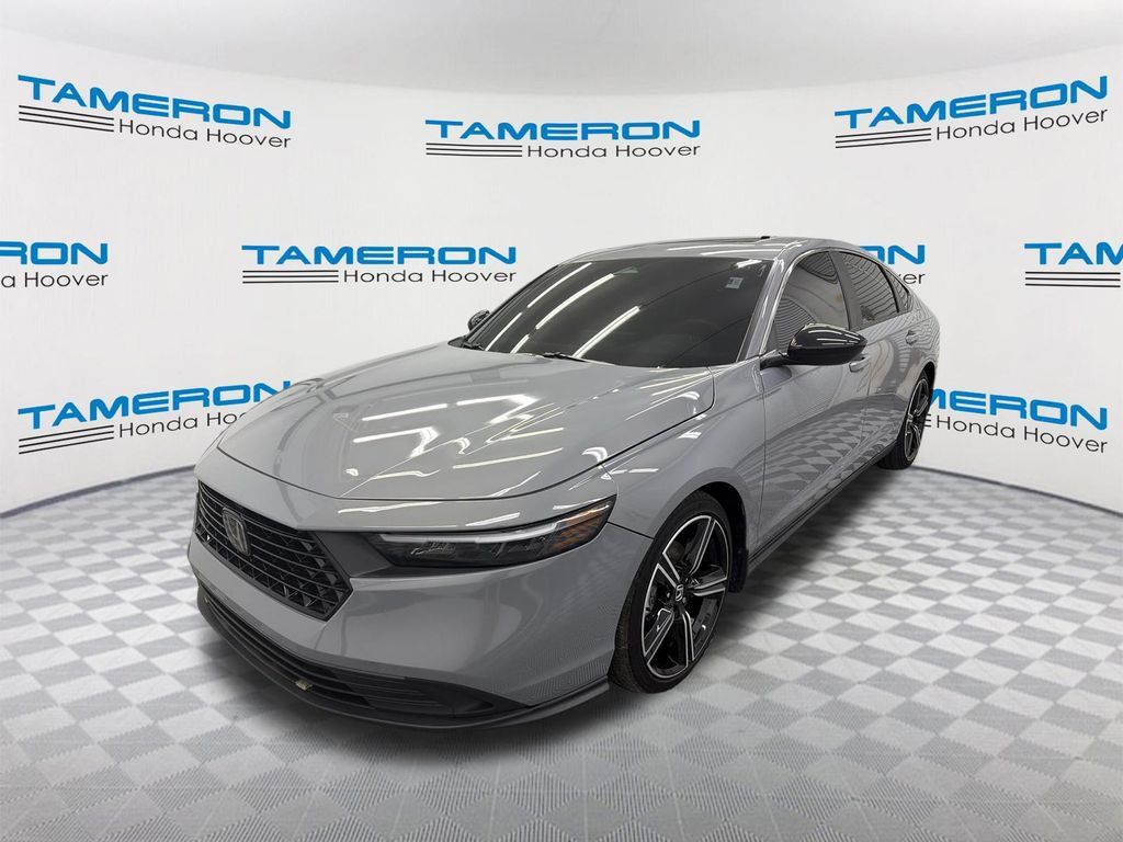 Used 2025 Honda Accord Sport image 1