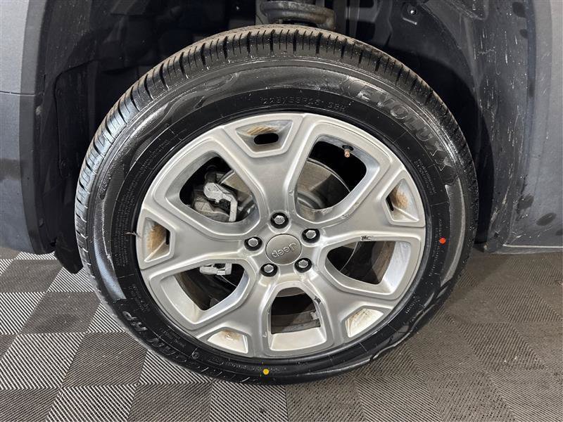 Used 2019 Jeep Renegade Limited AWD/4WD image 32