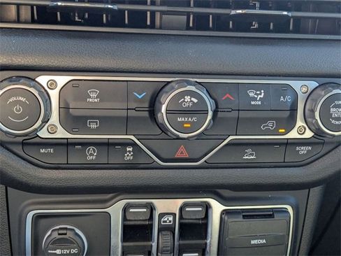 Used 2024 Jeep Wrangler Willys image 26