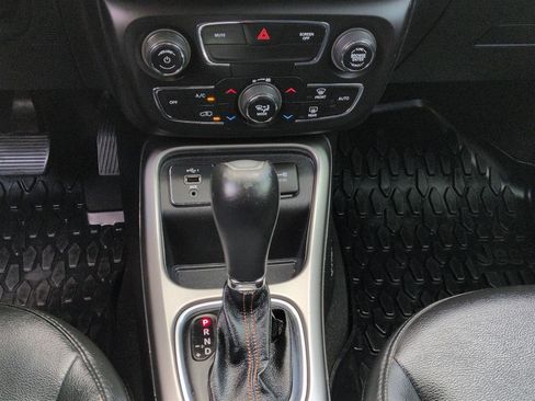 Used 2020 Jeep Compass Latitude FWD image 25
