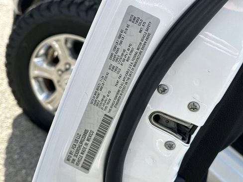 Used 2024 RAM 3500 Big Horn image 33