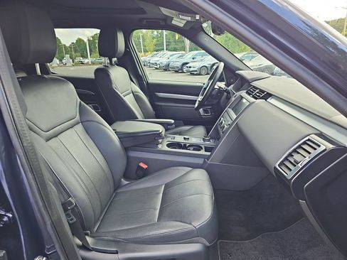 Used 2020 Land Rover Discovery Landmark AWD/4WD image 10