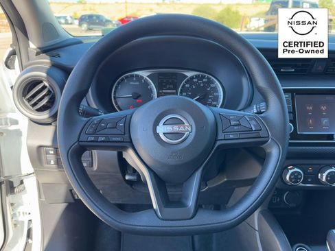 Certified 2025 Nissan Kicks Play S image 18