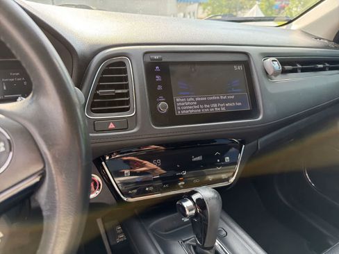 Used 2019 Honda HR-V Touring image 23