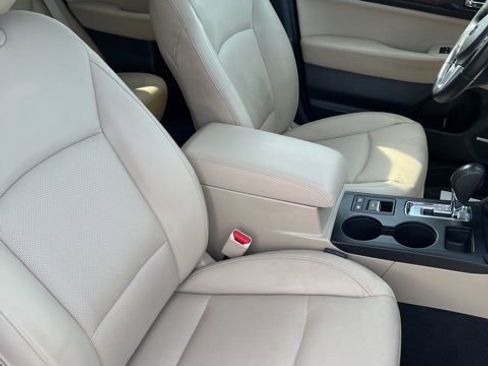 Used 2017 Subaru Outback 2.5i Limited image 18
