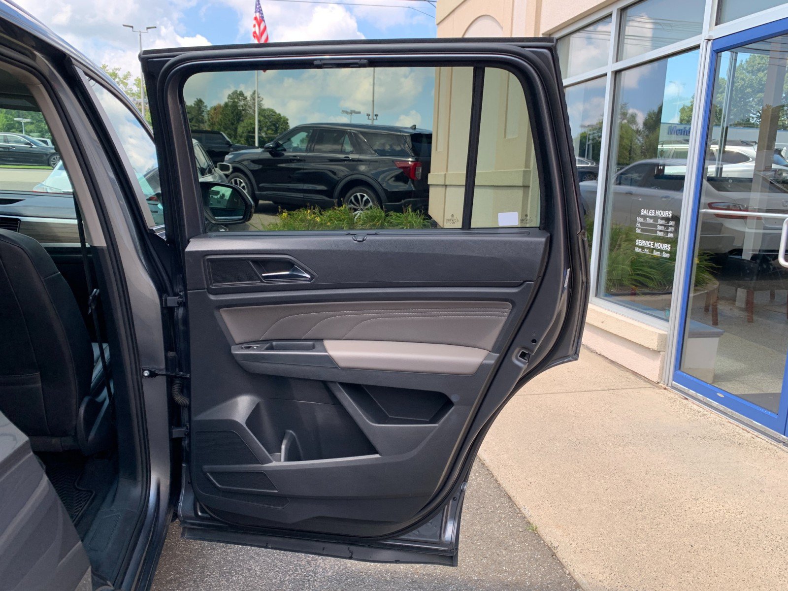 Used 2021 Volkswagen Atlas SEL AWD/4WD image 43