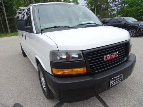 Used 2019 GMC Savana 3500 Extended w/ Driver Convenience Package image 2