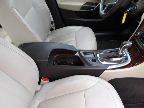 Used 2011 Buick Regal CXL image 16