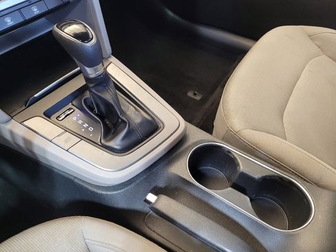 Used 2018 Hyundai Elantra SEL FWD image 26