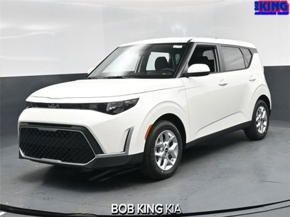 New 2025 Kia Soul LX w/ LX Technology Package