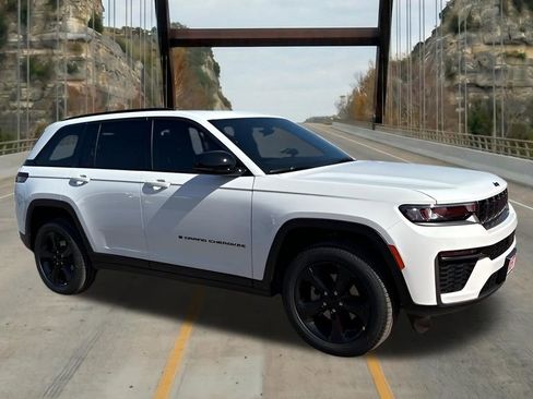 New 2026 Jeep Grand Cherokee Limited w/ Limited Altitude Package AWD/4WD image 13