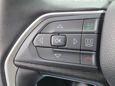 Used 2024 Jeep Grand Cherokee Altitude AWD/4WD image 15
