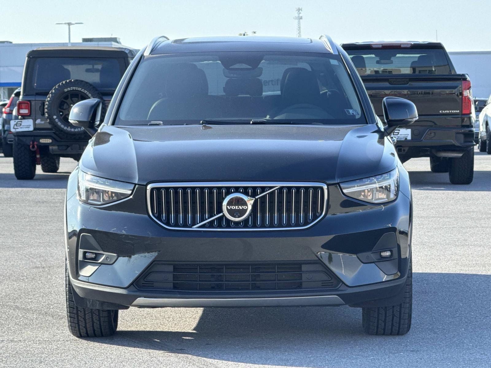 Used 2024 Volvo XC40 B5 Plus AWD/4WD image 29