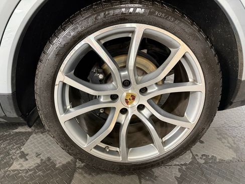 Used 2021 Porsche Cayenne Coupe image 7
