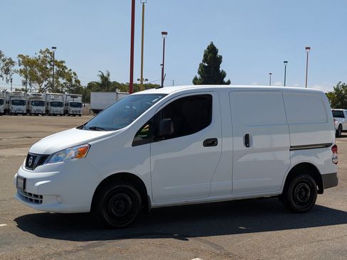 Used 2021 Nissan NV200 S image 2