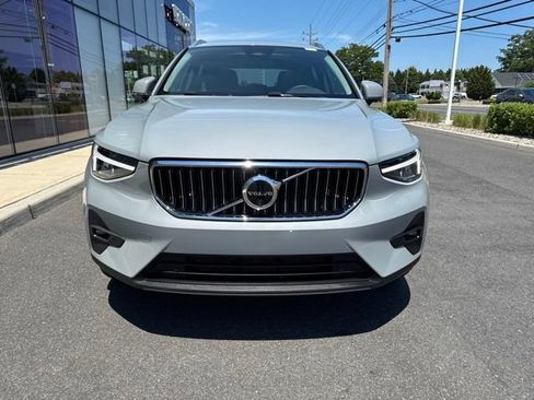 Certified 2025 Volvo XC40 B5 Plus AWD/4WD image 7