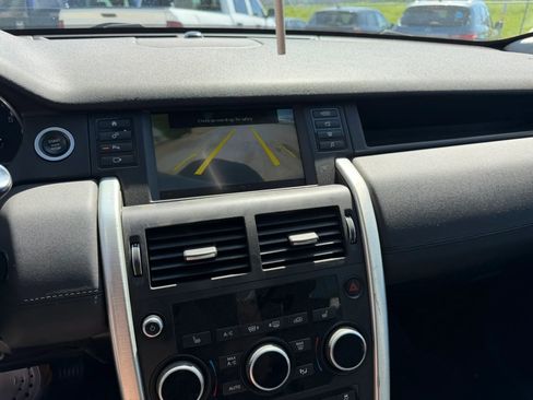 Used 2016 Land Rover Discovery Sport SE image 14